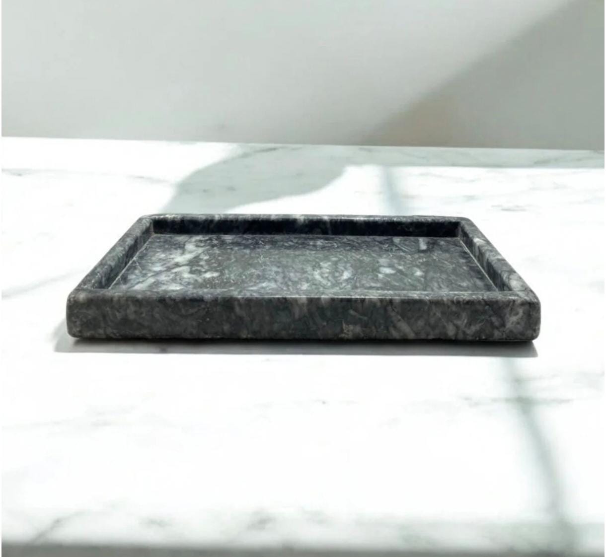 Handcrafted Marble Valet Tray – Natural Stone Key & Desk Organizer